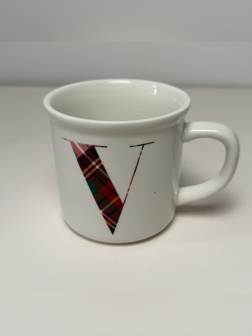 Pottery Barn Initial V Plaid Monogram Ceramic Coffee Mug White Tarten Holiday
